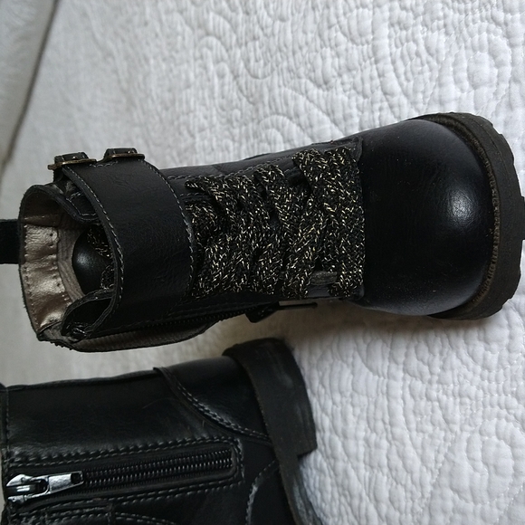 Carter's toddler boots - Picture 3 of 6